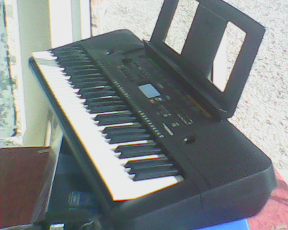 Vend clavier YAMAHA PSRE253 Instruments de musique