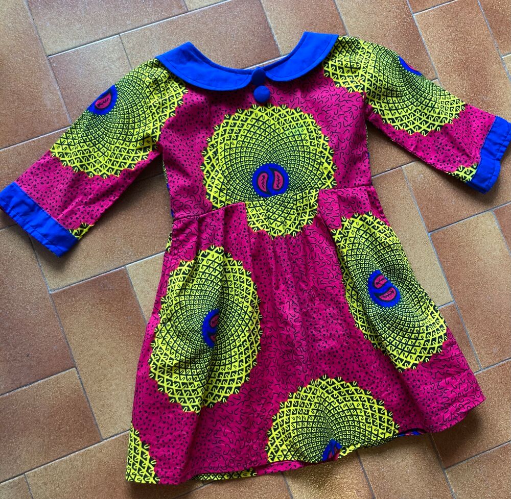 Costumes d&eacute;guisements enfants deux -3- 4-5 &agrave; 7 ans carnaval Jeux / jouets