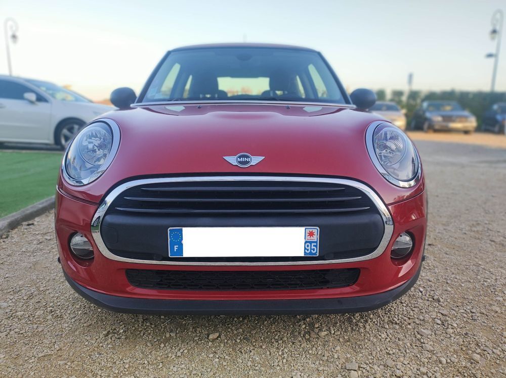 One Hatch 3 Portes 102 ch BVA6 2015 occasion 78390 Bois-d'Arcy