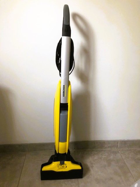 Aspirateur laveur Karcher - 3 utilisations - comme neuf 140 Montélimar (26)