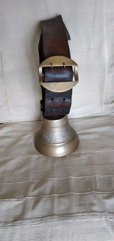 Cloche de Vache Suisse. 290 Estreux (59)