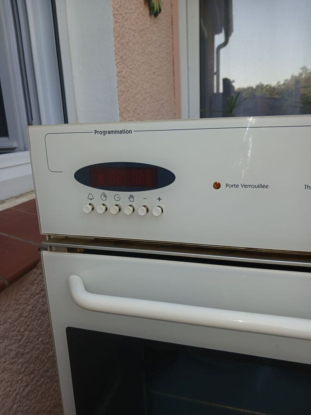 Four encastrable Whirlpool blanc Electroménager