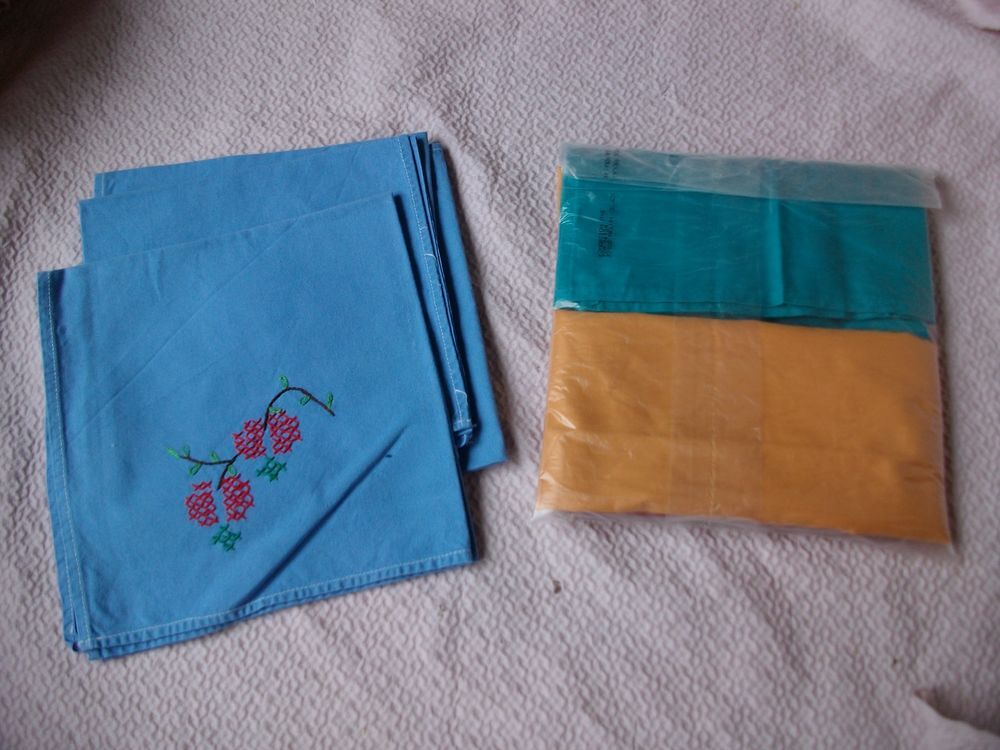 Divers Lots SERVIETTES de TABLE en tissu Décoration