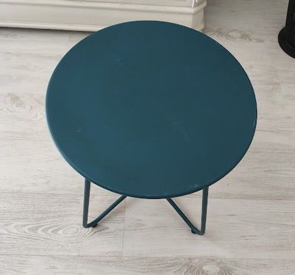 Table d'appoint m&eacute;tal Meubles