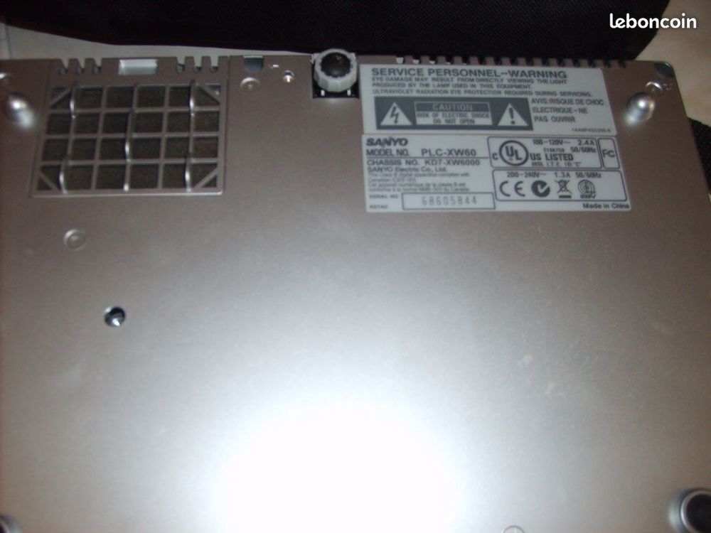 VIDEOPROJECTEUR SANYO mod&egrave;le PLC-XW60 Photos/Video/TV