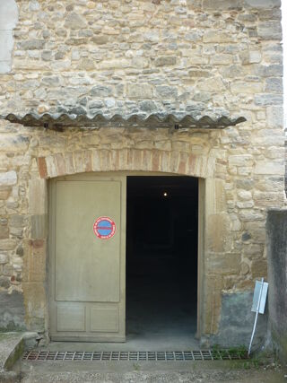  Remise / Grange � louer 3 pi�ces 165 m� Brignon