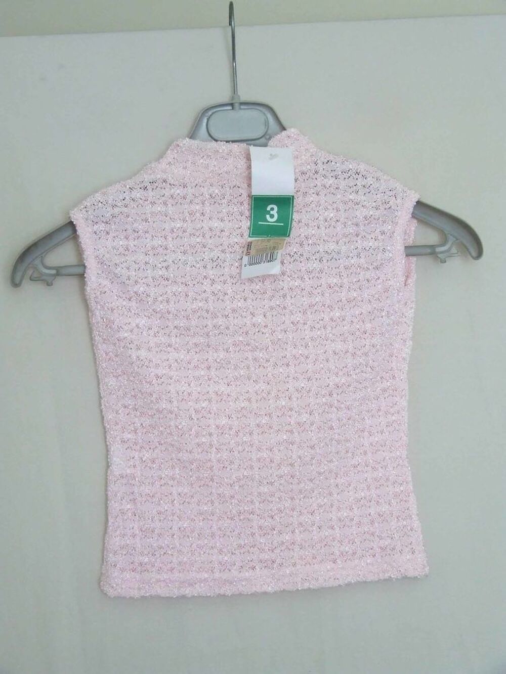 03 T-shirt dentelle col chemin&eacute;e pr&egrave;s du corps, T. 38 40 Vêtements