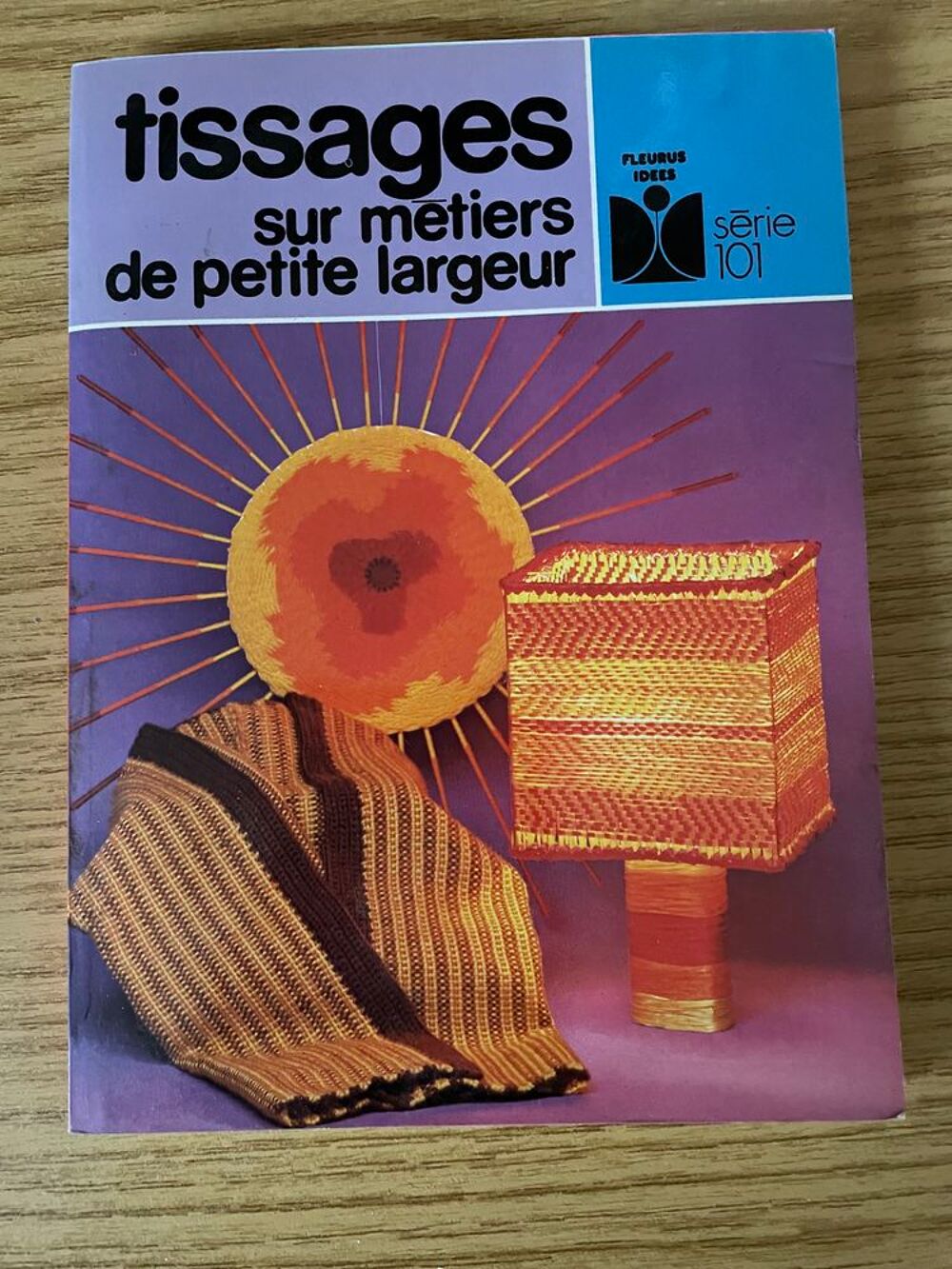 FASCICULES POUR TRAVAUX MANUELS Livres et BD