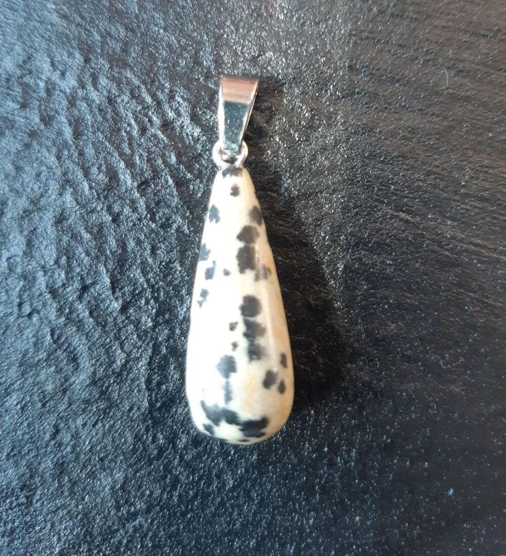 pendentif pierre goutte Jaspe Dalmatien Bijoux et montres