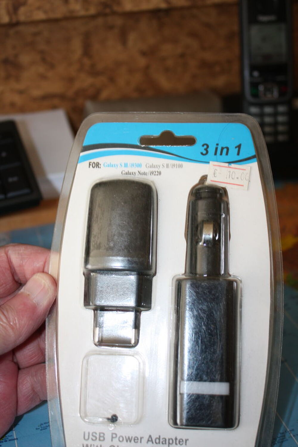 Chargeur USB NEUF Téléphones et tablettes