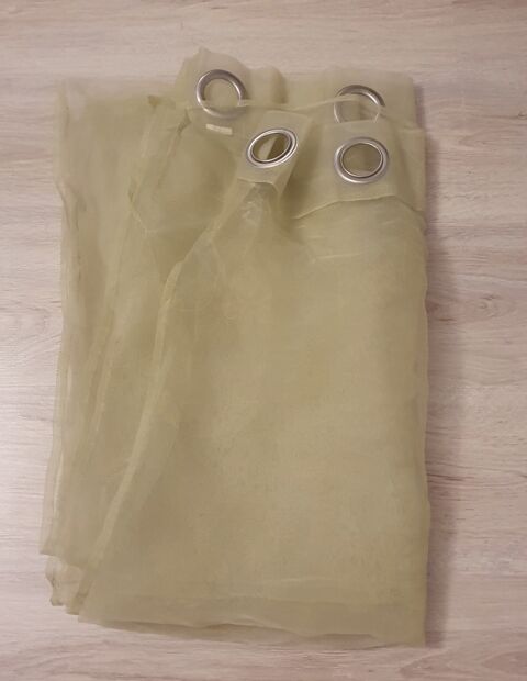 Grand Rideau Voilage vert avec des petites broderies feuilles 3 Monistrol-sur-Loire (43)