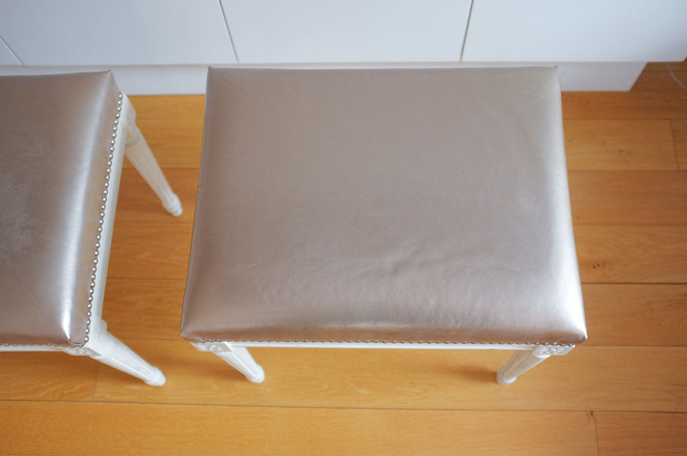 Ensemble banquette &amp; tabourets style louis XVI | bois blanc Meubles