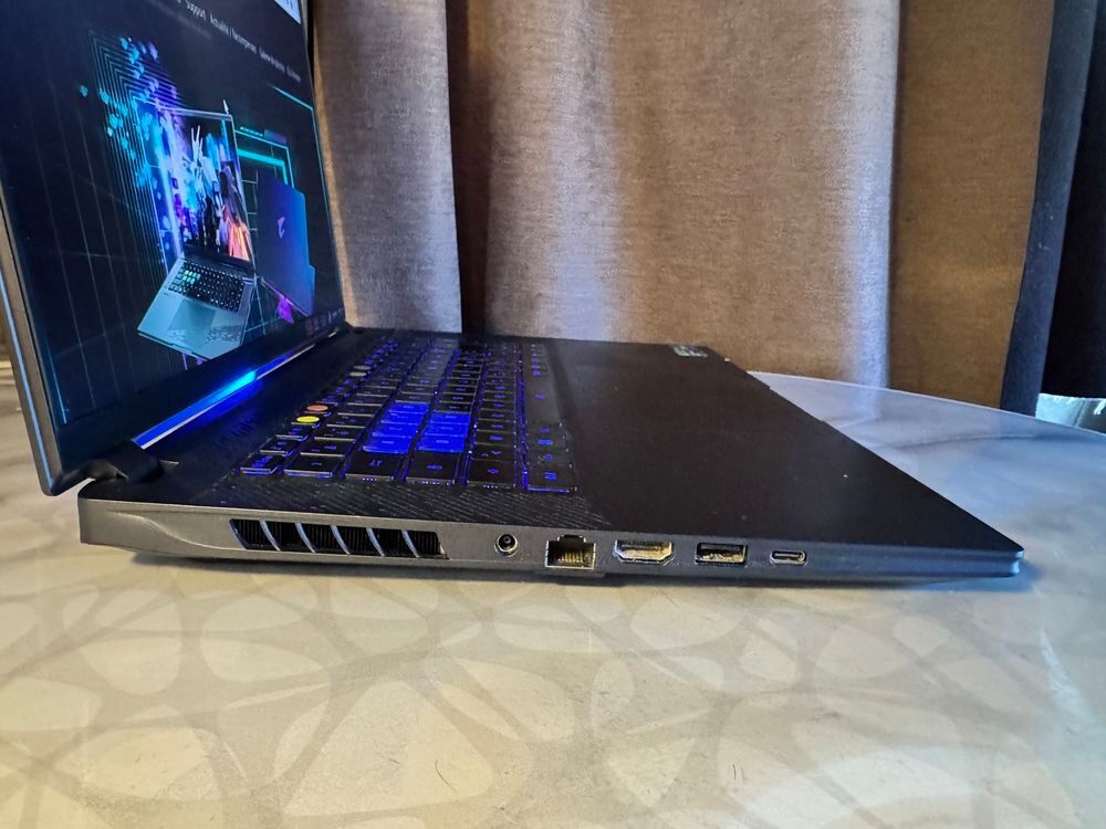 Gigabyte AORUS 16X portable 16 pouce puissant polyvalent Matériel informatique