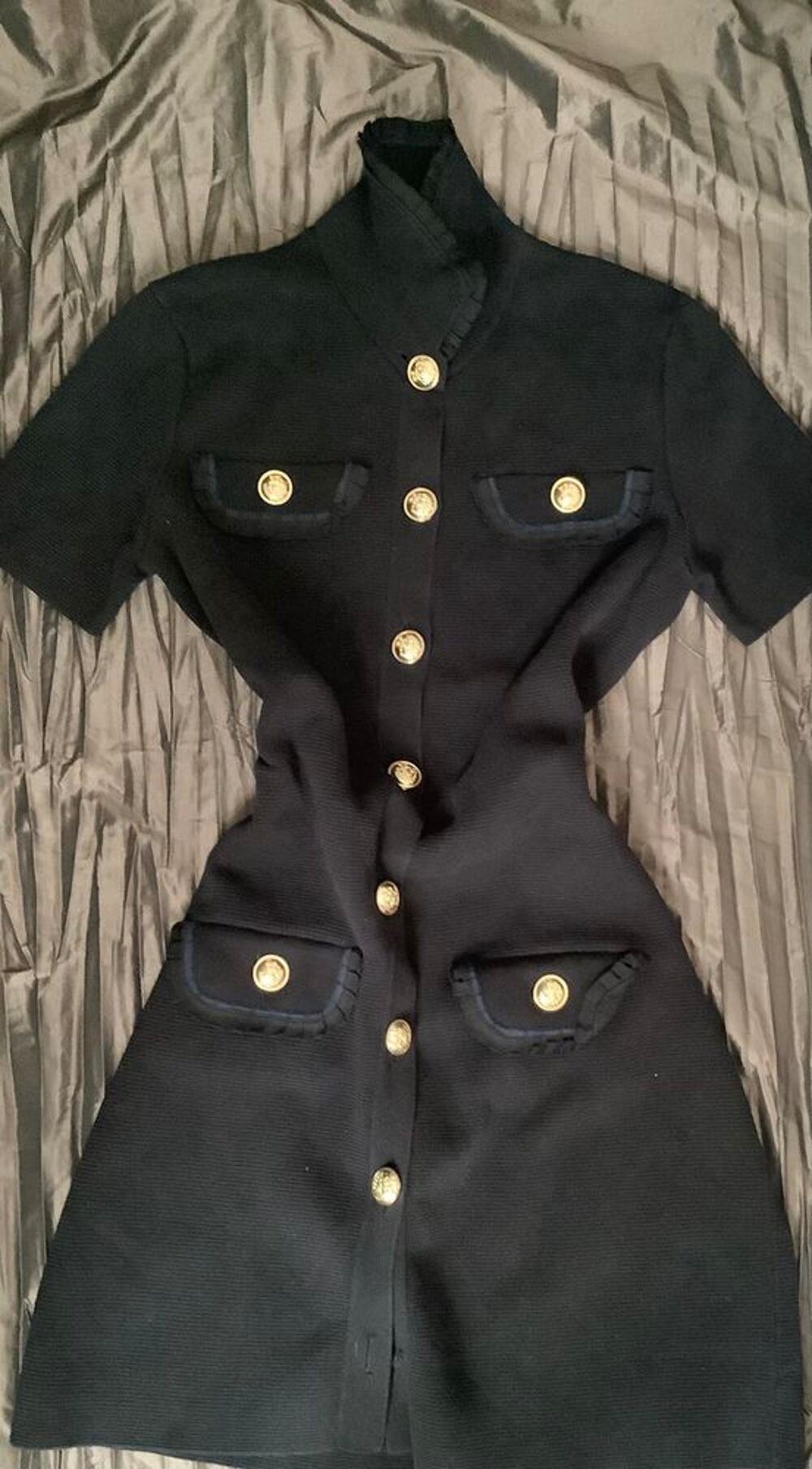 Maje robe courte noire Taille S manches courtes, col, poches Vêtements