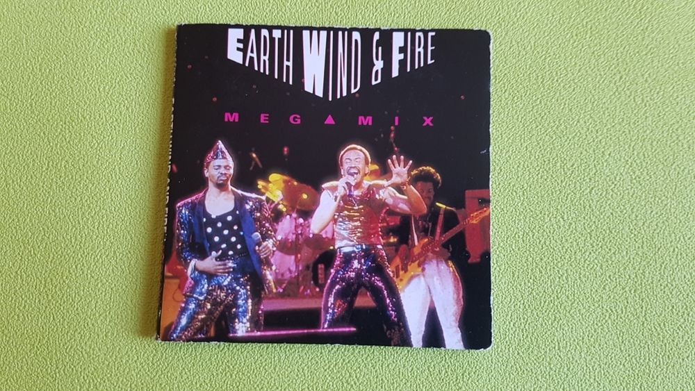 EARTH WIND AND FIRE CD et vinyles