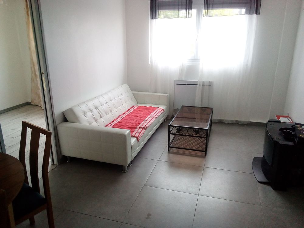Location Chambre chambre meublée dans appartement F4 Grenoble