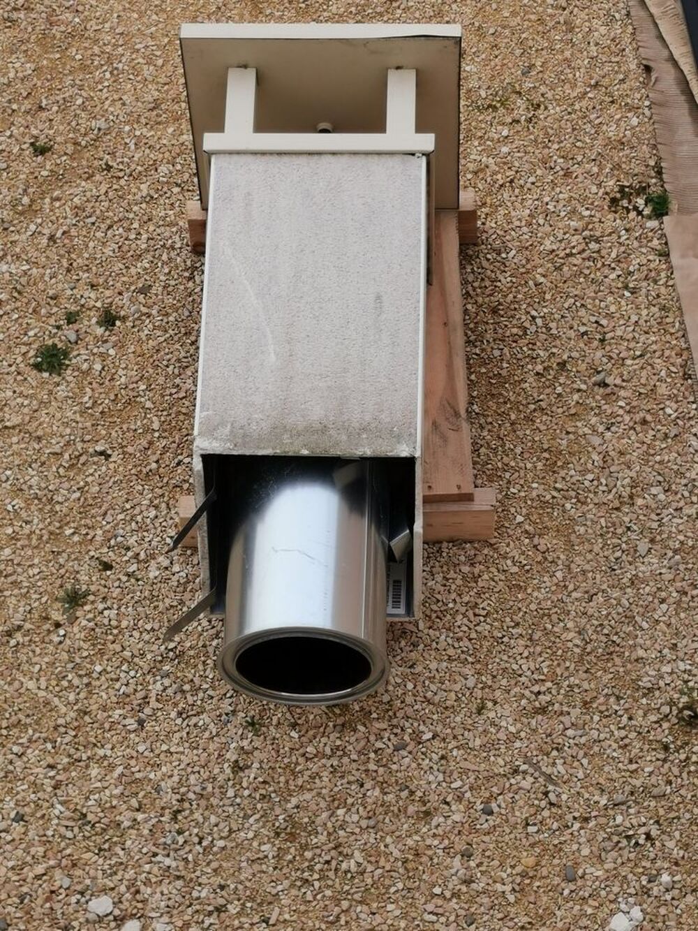 Ensemble sortie toit embase conduits chemin&eacute;e Poujoulat Bricolage