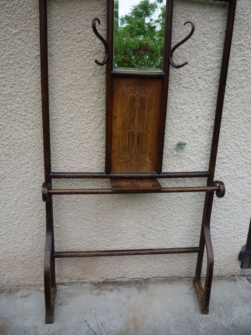 Imposant porte manteau esprit Thonet Meubles