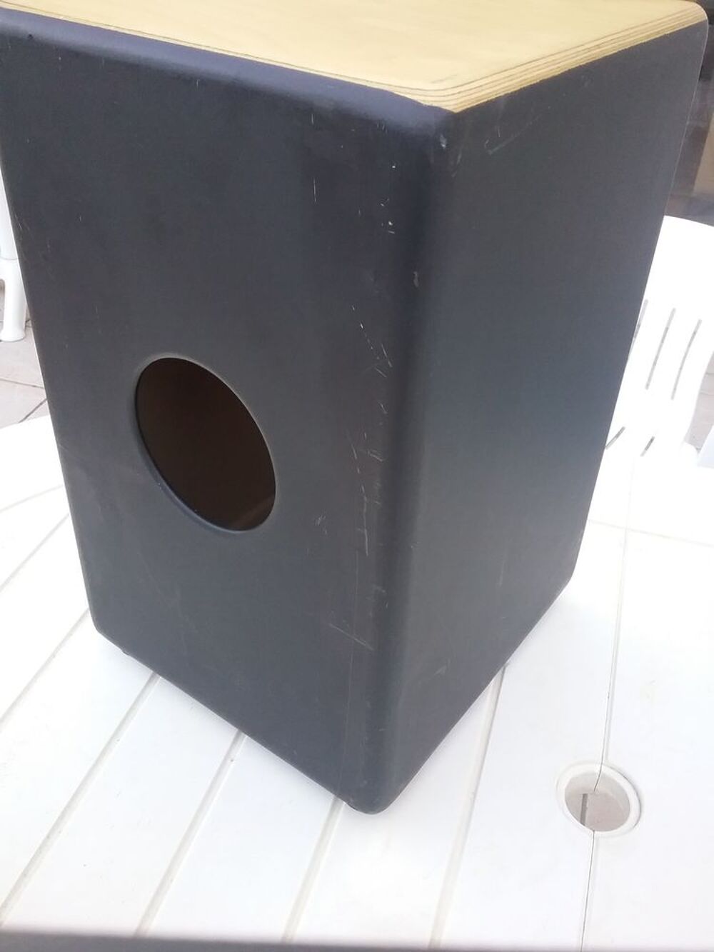 Synth&eacute;tiseur plus cajon de percussions Instruments de musique