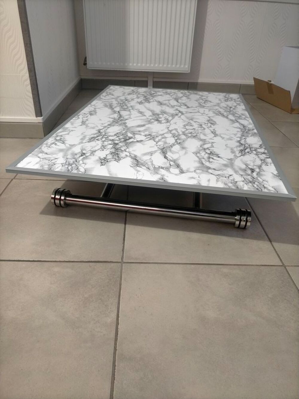 TABLE RELEVABLE Meubles