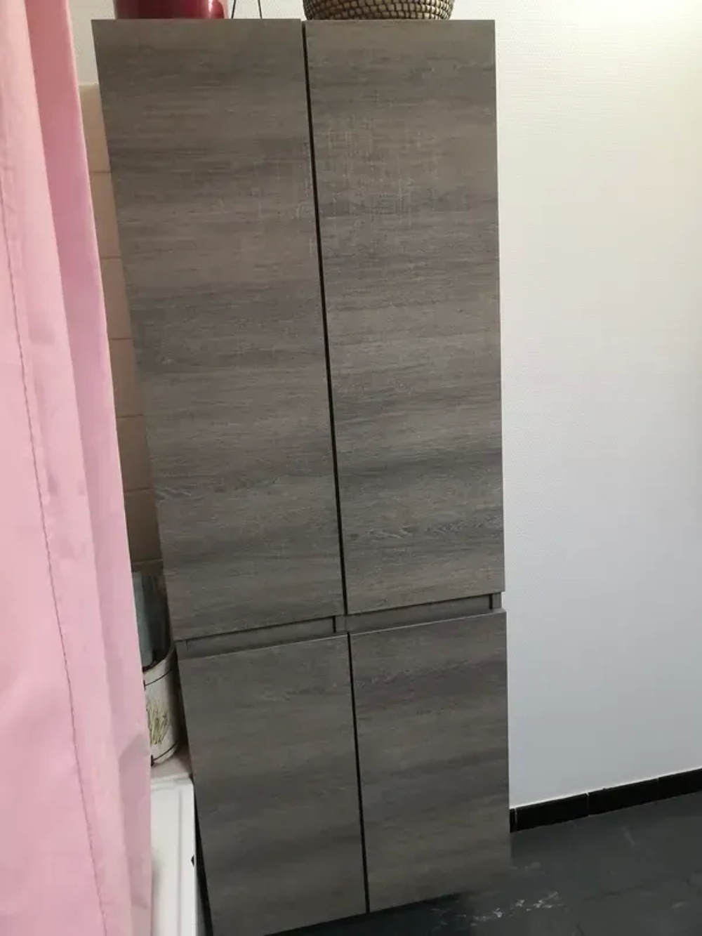 Deux colonnes de salle de bains suspendue Meubles