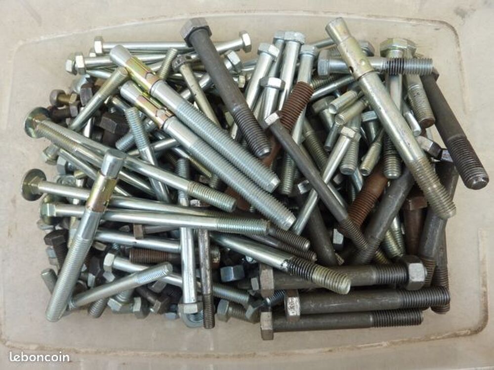 Un lot de boulon de 21 KG Bricolage