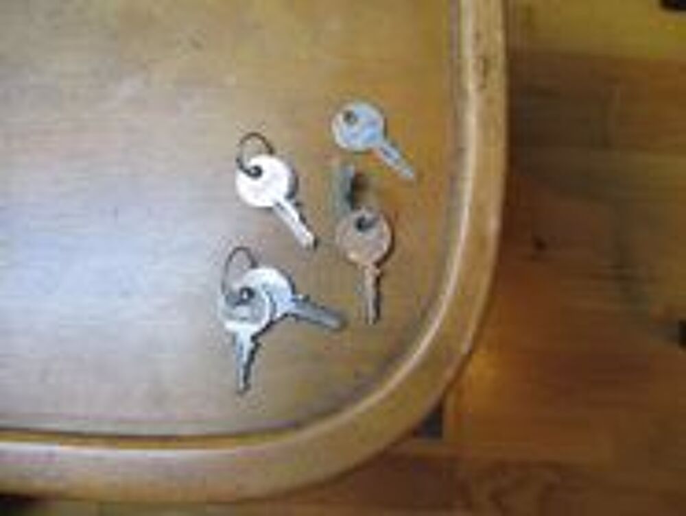 Divers clefs bouchon essence et antivol de v&eacute;lo
Bricolage