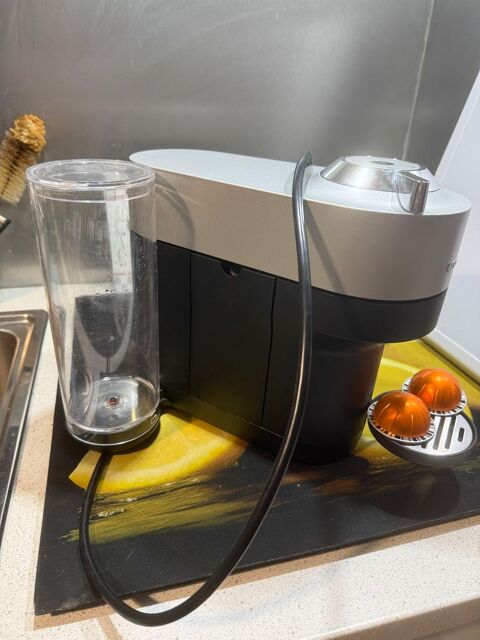 cafetière NESPRESSO VERTUO SOUS GARANTIE (12/2027) 50 Clichy (92)