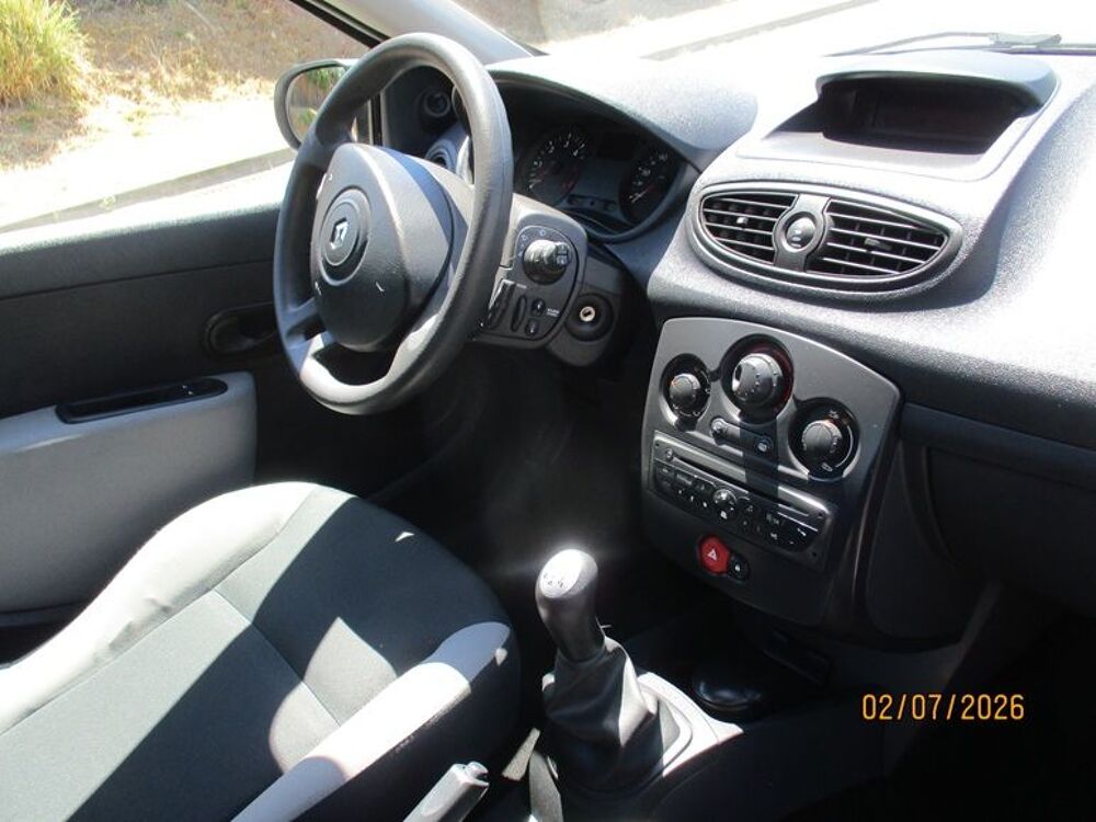 Clio III dCi 70 115g eco2 Authentique 2010 occasion 06600 Antibes