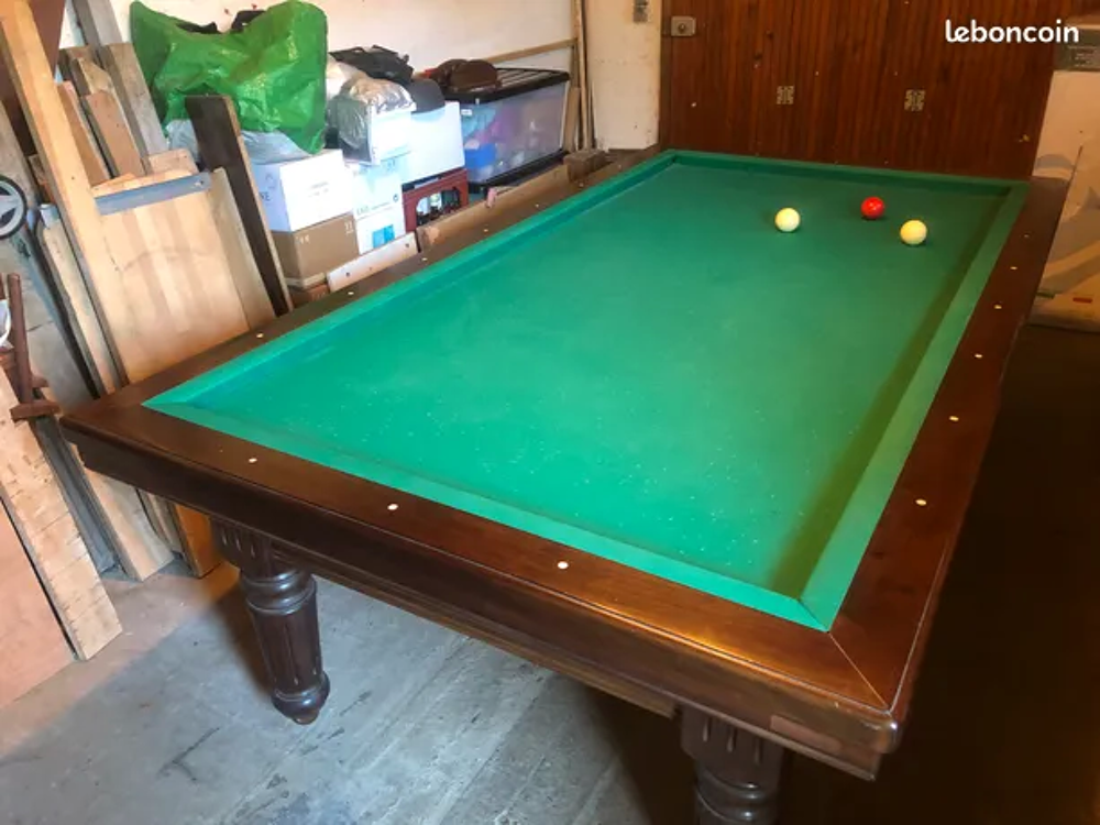 Billard Fran&ccedil;ais, 
Meubles