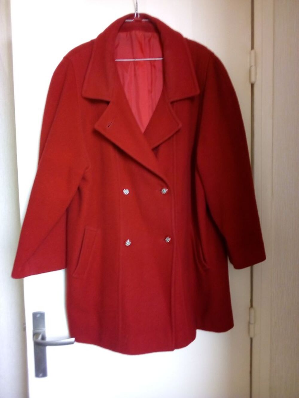 manteau rouge Pure laine. Vêtements