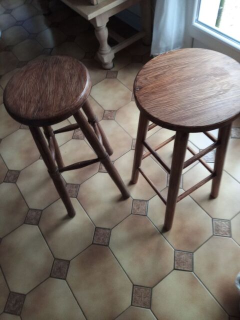2 tabourets hauts 5 Beaune (21)