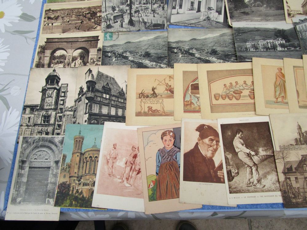 Lot de cartes postales divers 