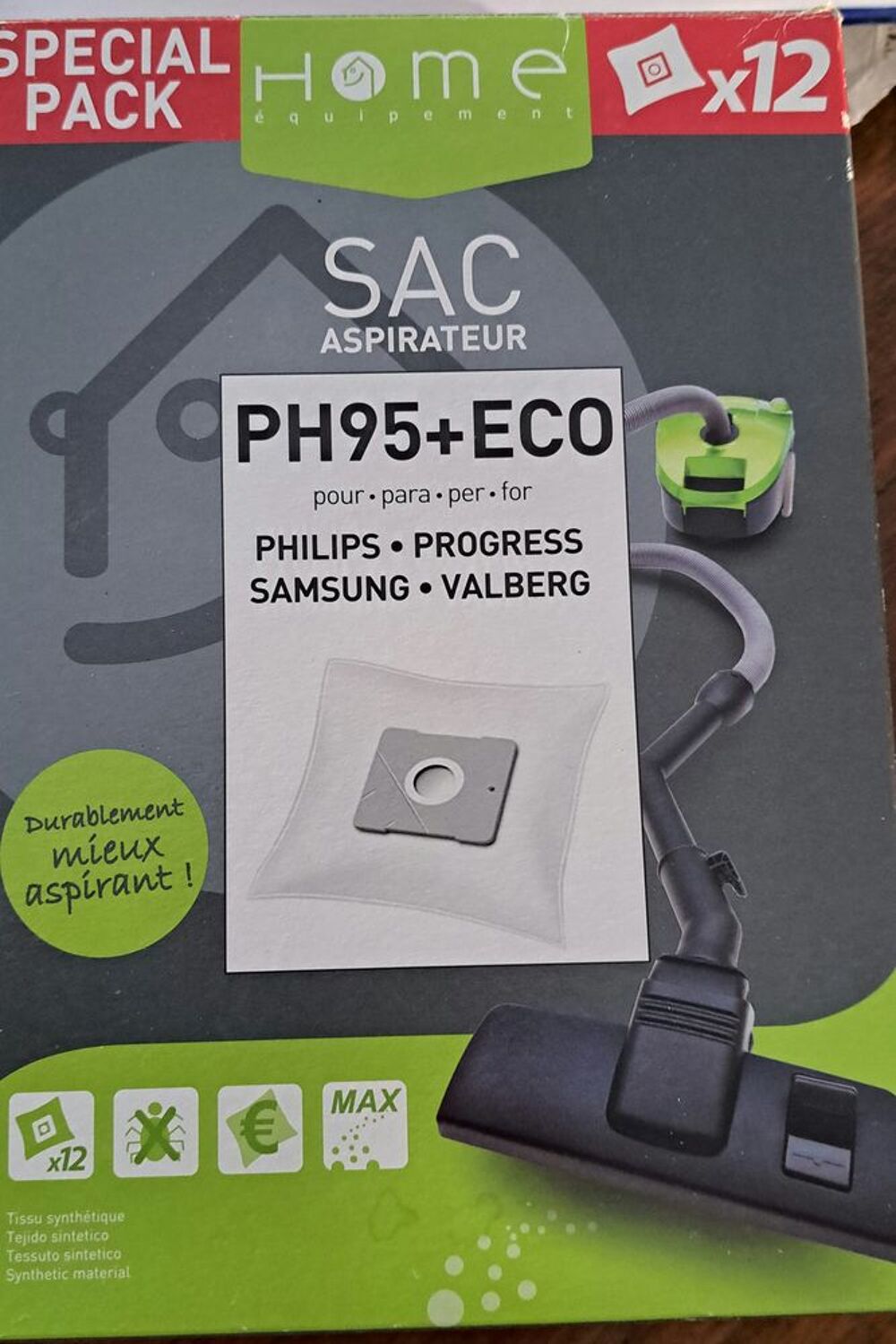 Aspirateur Valberg 800w + 3 accessoires + 10 sacs + notice Electroménager