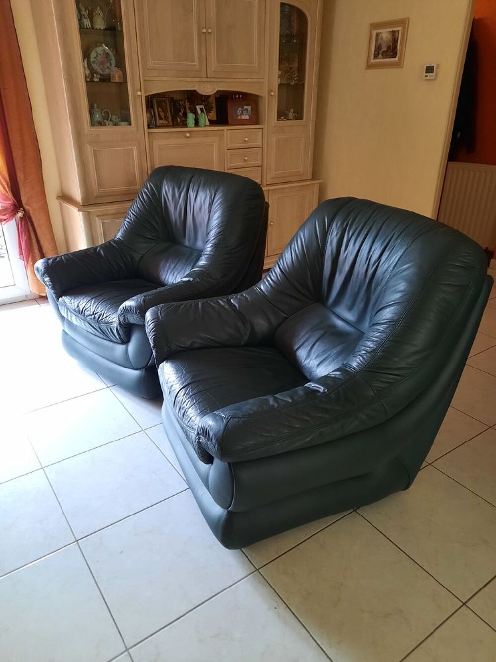 2 canap&eacute;s cuir Meubles