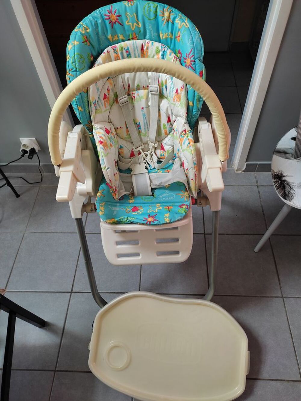 Chaise hautes enfants. Puériculture