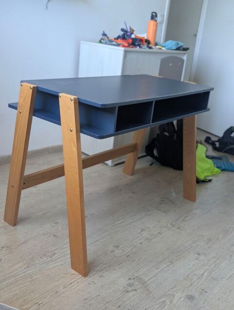 Bureau Enfant Bleu et bois 50 Saint-Saulve (59)