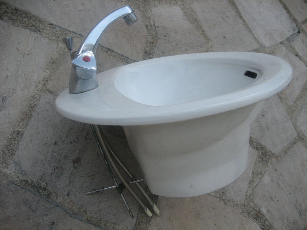 LAVABO blanc avec robinet a encastrer Electroménager
