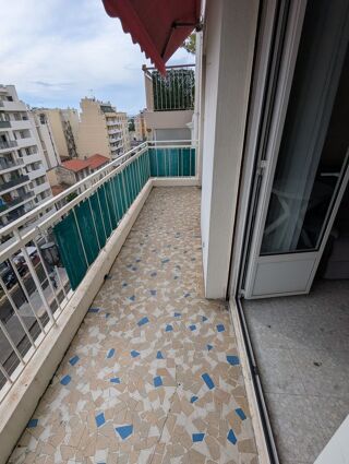  Appartement  vendre 4 pices 83 m Nice