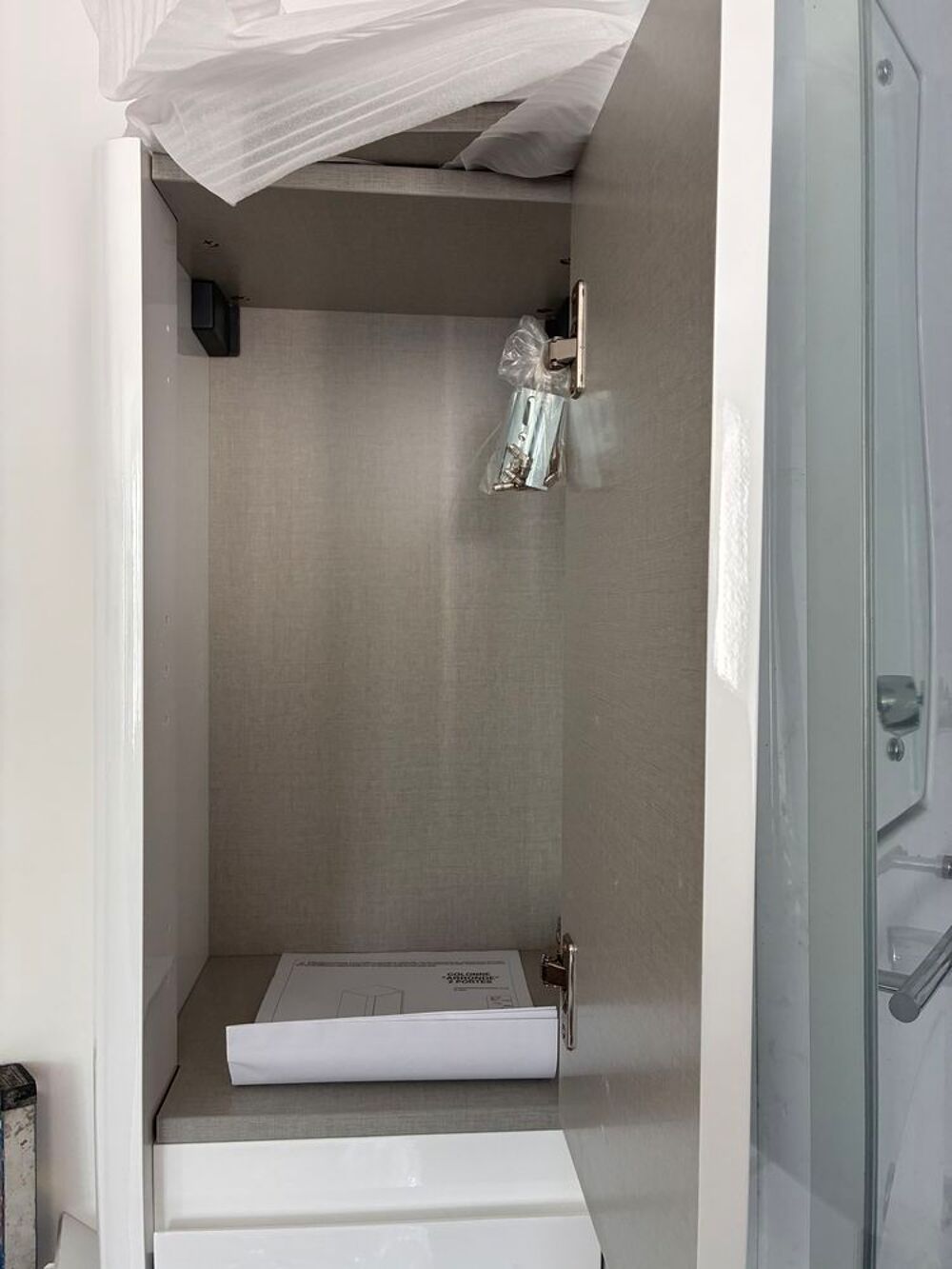 Colonne de salle de bain 2 portes Meubles