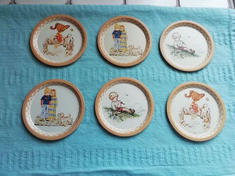 Sous tasses en m�tal ann�e 60 /70 avec figurine  20 Noyelles-l�s-Vermelles (62)