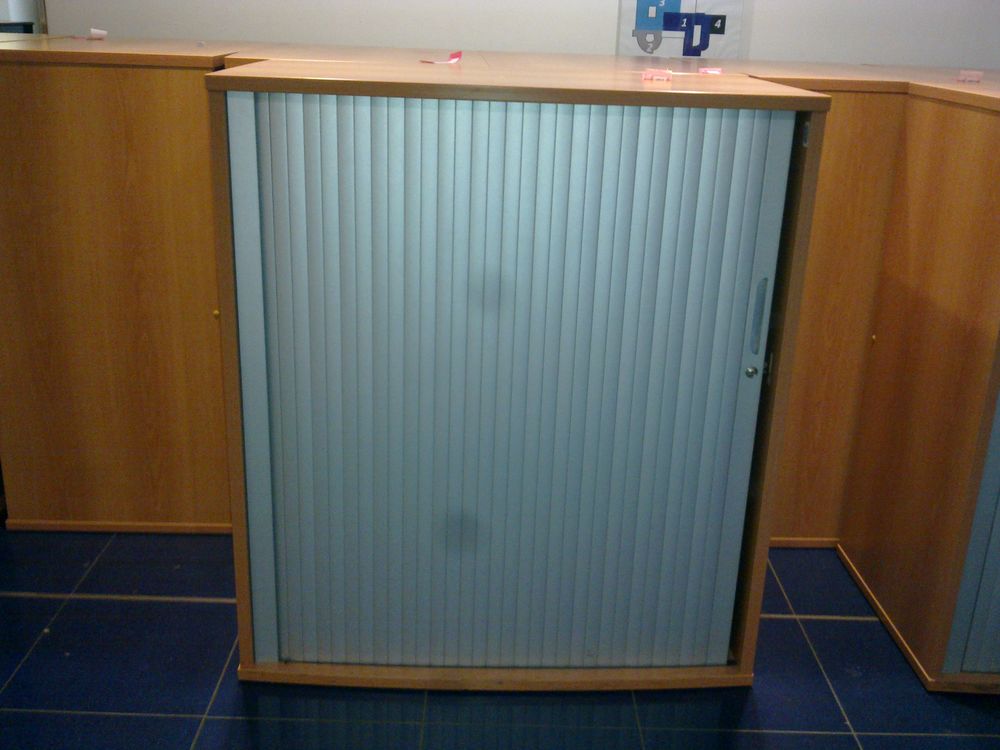 armoire de bureau tres robuste plusieurs disponibles Meubles