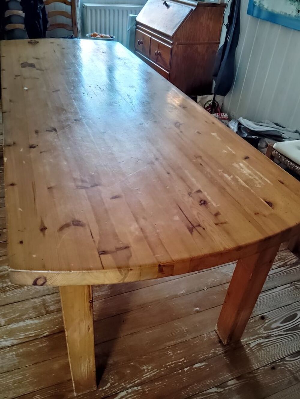 C&egrave;de grande table monast&egrave;re Meubles