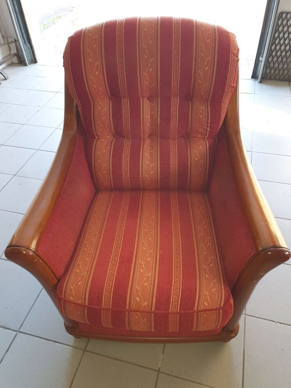 Salon en tissu velours ray&eacute; sur ossature bois Meubles