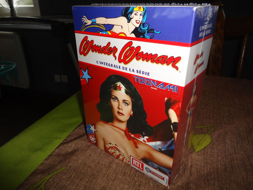 coffret integrale de la serie de wonder woman neuve DVD et blu-ray