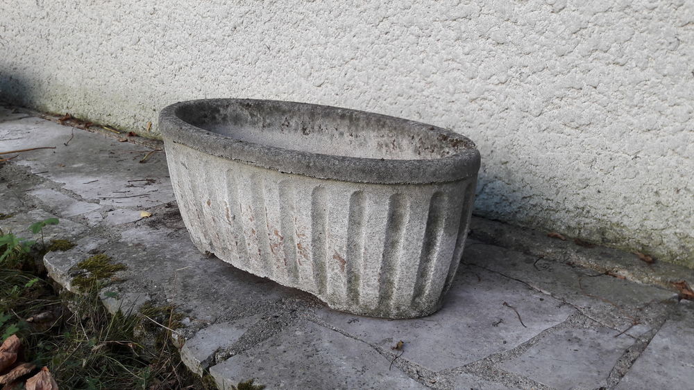 4 jardini&egrave;res en pierre Jardin