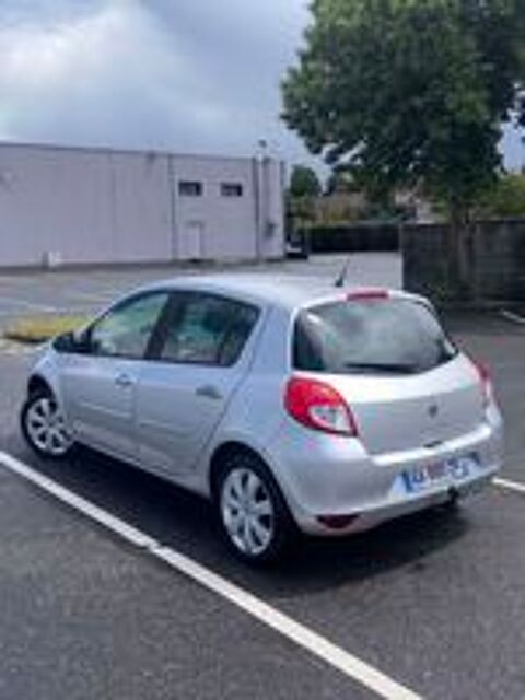 Clio III Clio 1.5 dCi 85 eco2 Privil&egrave;ge Quickshift 5 2009 occasion 49300 Cholet