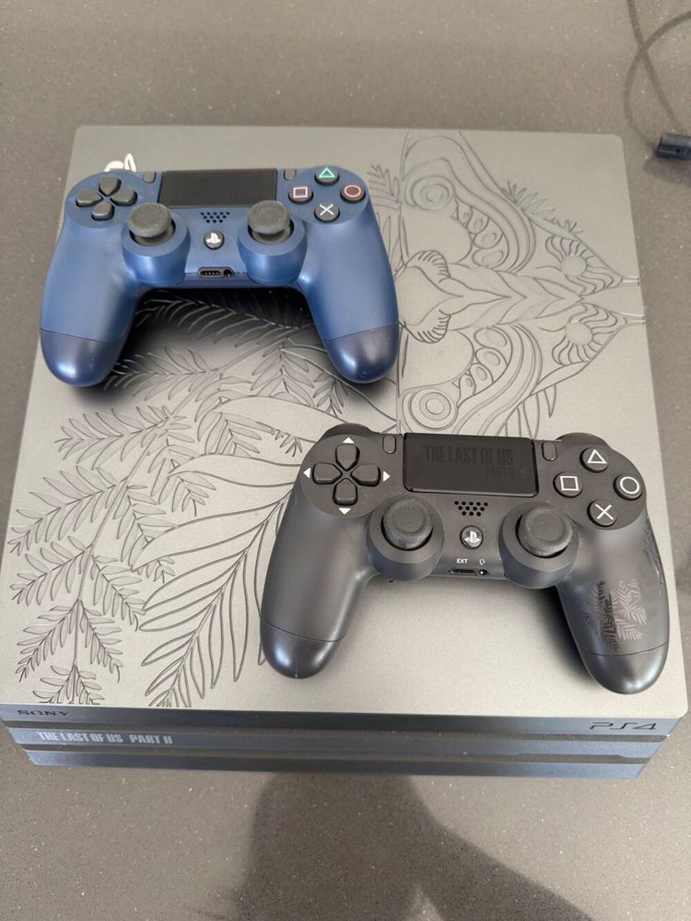PlayStation4 &eacute;dition limit&eacute; last of us 2 Consoles et jeux vidéos