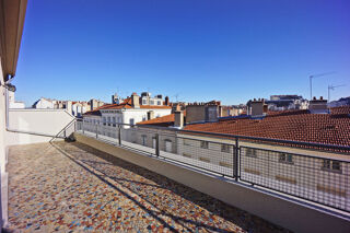  Appartement à louer 5 pièces 155 m²