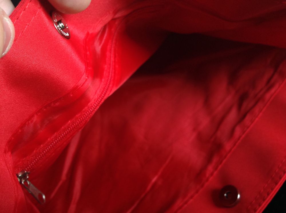 SAC CABAS ROUGE Envoi Possible
Maroquinerie